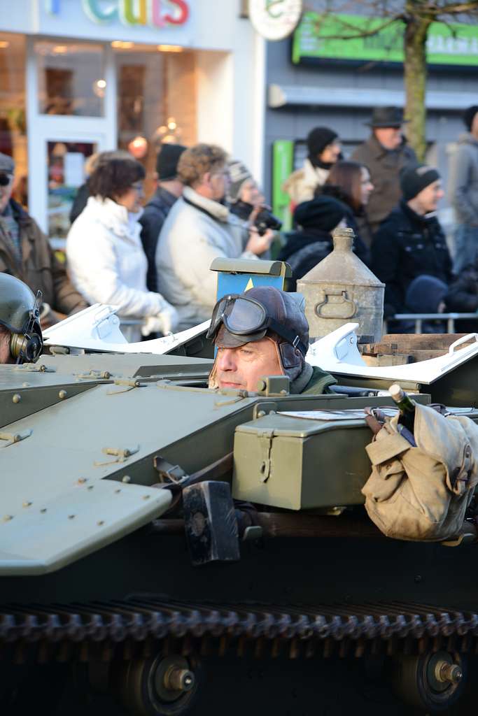 The Curiosities of the Phantom Bulge: Unveiling English’s Elusive Illusion