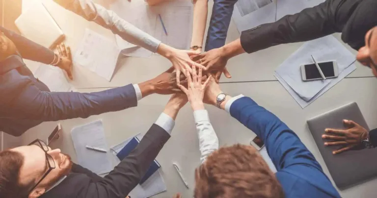 Creating a Comprehensive Internet Marketing Strategy: Key Principles and Steps