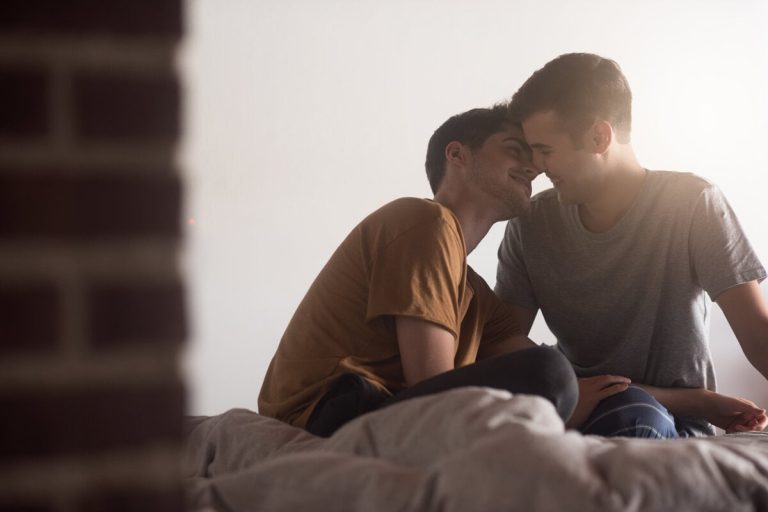 A Scorching Stimulus: Immersing in Free Homoerotic Videos