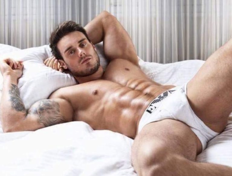 Hot Girls and Their Ugly Studs: Getting Steamy!