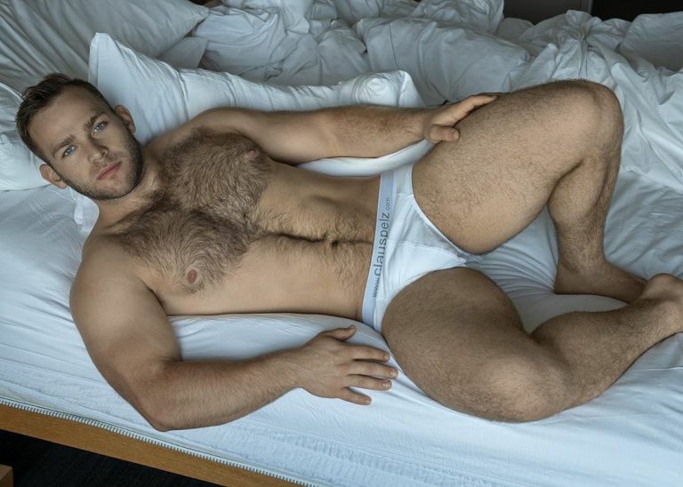 Whoa Boy! Super Hot Male Selfie: Get Ready to Swoon!