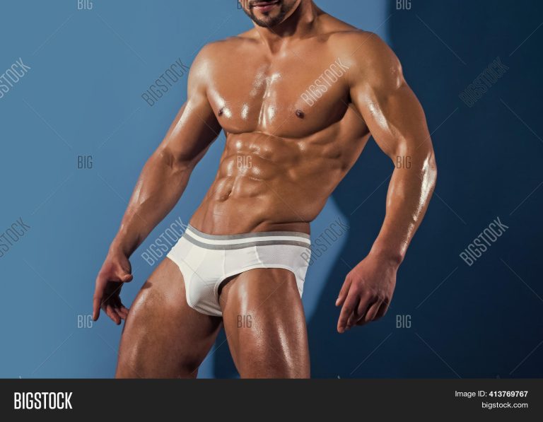 Instagram Kings: Unveiling the Breathtaking Men Who Rule the Social Media Empire