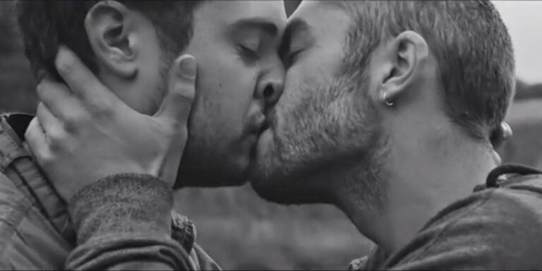 Hard Abs, Bulging Pecs: Uncovering the God of Instagram’s Ultimate Hunks