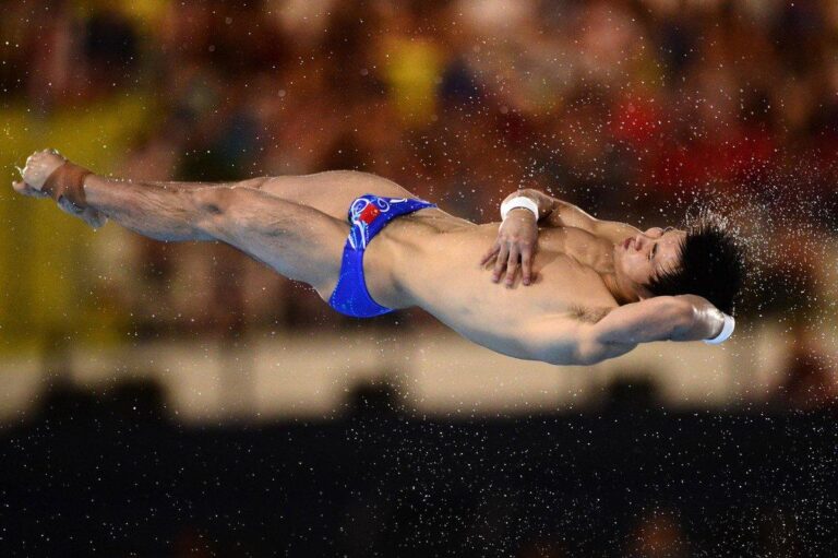 Unveiling the Hottest Speedo Hunks: Hollywood’s Bulging Beachside Heaven