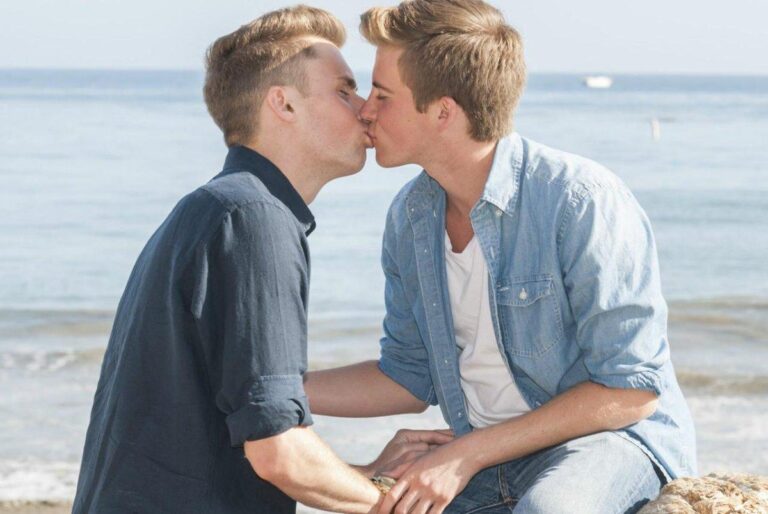 Hot Studs: Uncovering Male Beauty, Unzipped Desires and Sensual Pleasures