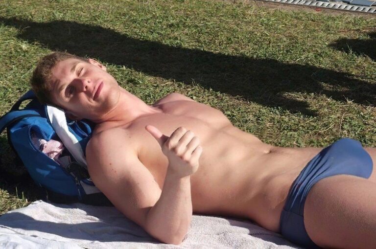 Speedo’s Heavenly Fit: A Hunk’s Guide to Embracing Aquatic Bliss