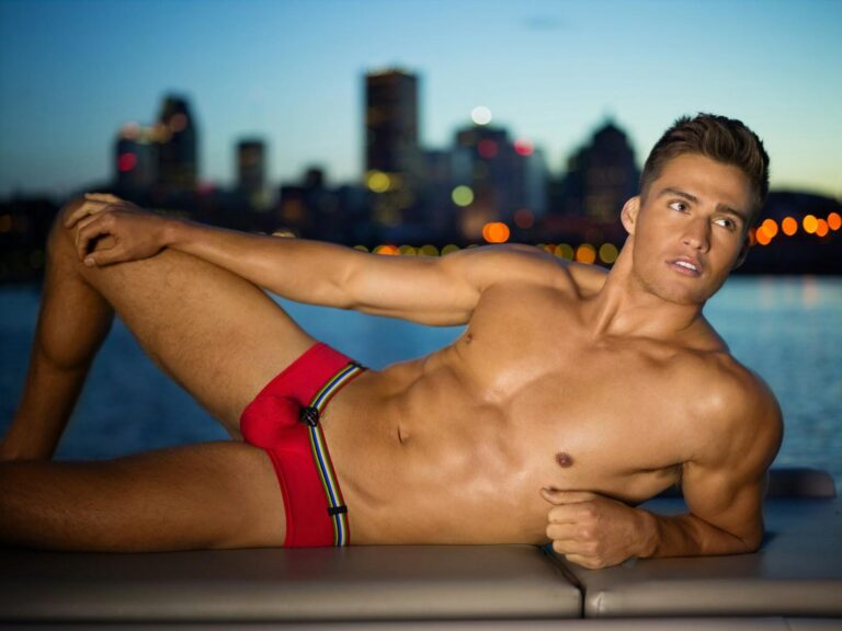 Throbbing Likes, Tight Filters: How Instagram Hotties Drive Us Wild