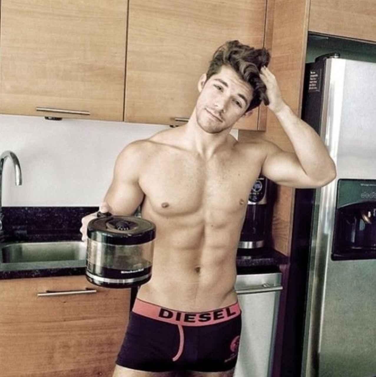 Dark Desire: First Taste of Theodore’s Pleasure, a Cock-Sucking Memory