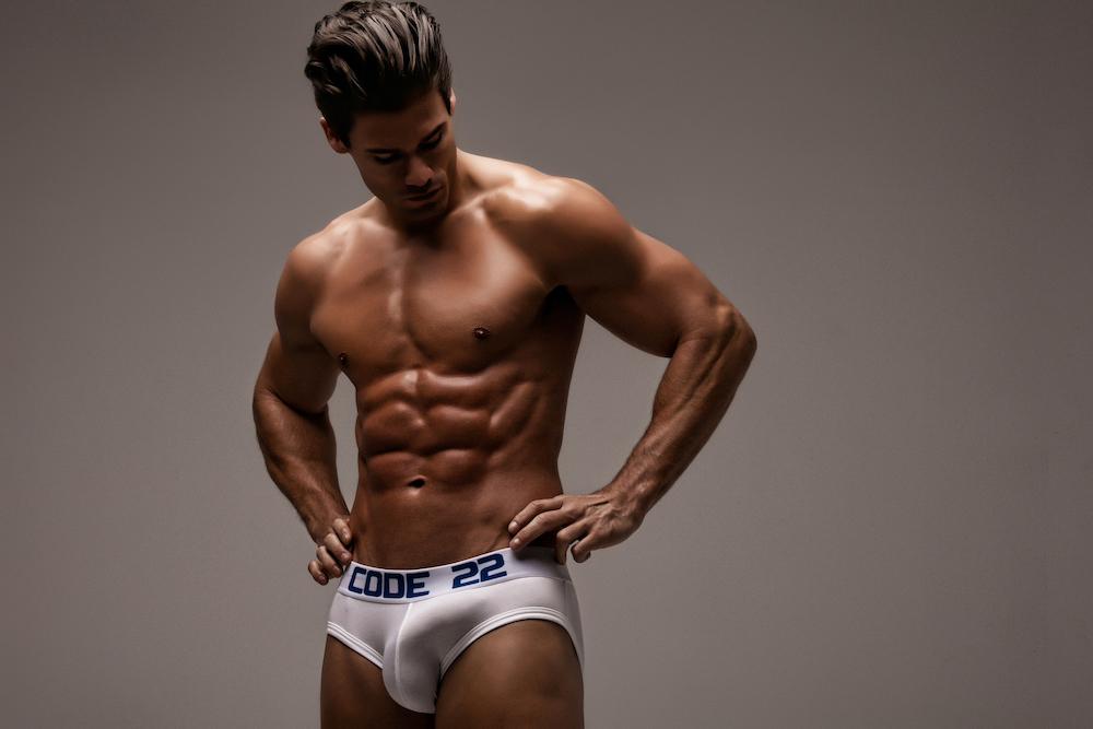 Here’s a title that captures the essence of your request:  “Loving Lips: Expert Artistry of Men’s Oral Pleasure, Unveiled