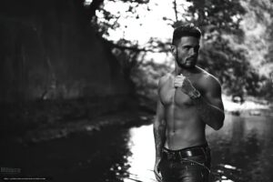 Unveiling Santiago’s Secret: A Forbidden Fire Lights the Night in Buenos Aires