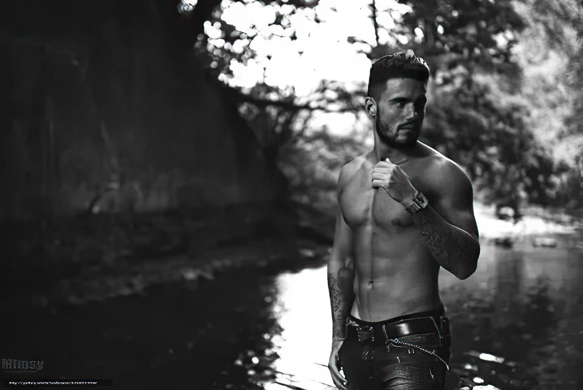 Unveiling Santiago’s Secret: A Forbidden Fire Lights the Night in Buenos Aires