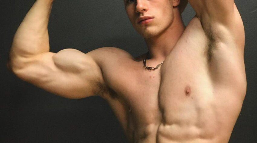 <strong>Bloodrush: Sliding onto Parker’s Bareback Muscle in the Back Alley</strong>