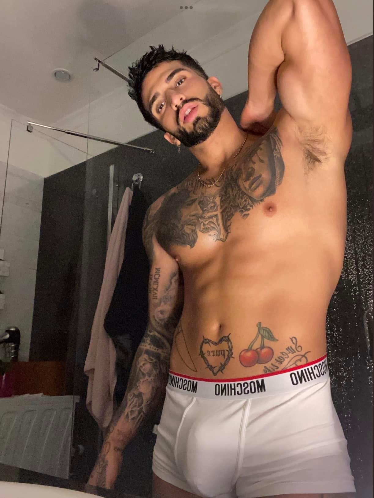 A Stroke, a Glance, a Touch: Embracing the Pleasure of Dimensions